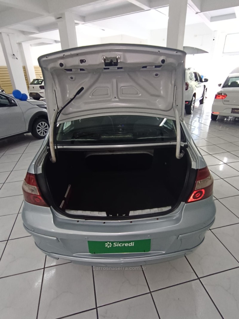 PRISMA 1.0 MPFI VHCE MAXX 8V FLEX 4P MANUAL - 2010 - NOVA PETRóPOLIS