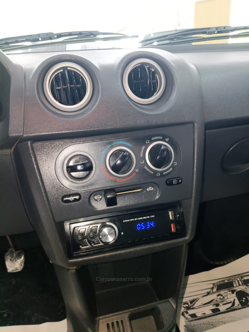 PRISMA 1.0 MPFI VHCE MAXX 8V FLEX 4P MANUAL - 2010 - NOVA PETRóPOLIS