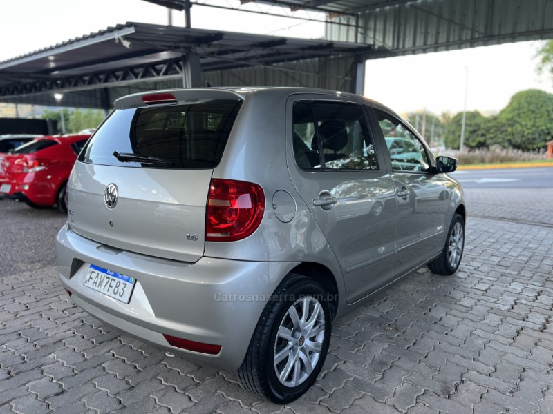 FOX 1.6 MI 8V FLEX 4P MANUAL - 2013 - BOM PRINCíPIO