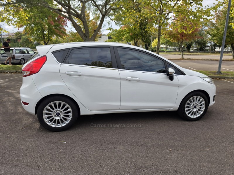 FIESTA 1.6 TITANIUM HATCH 16V FLEX 4P AUTOMÁTICO - 2014 - BENTO GONçALVES