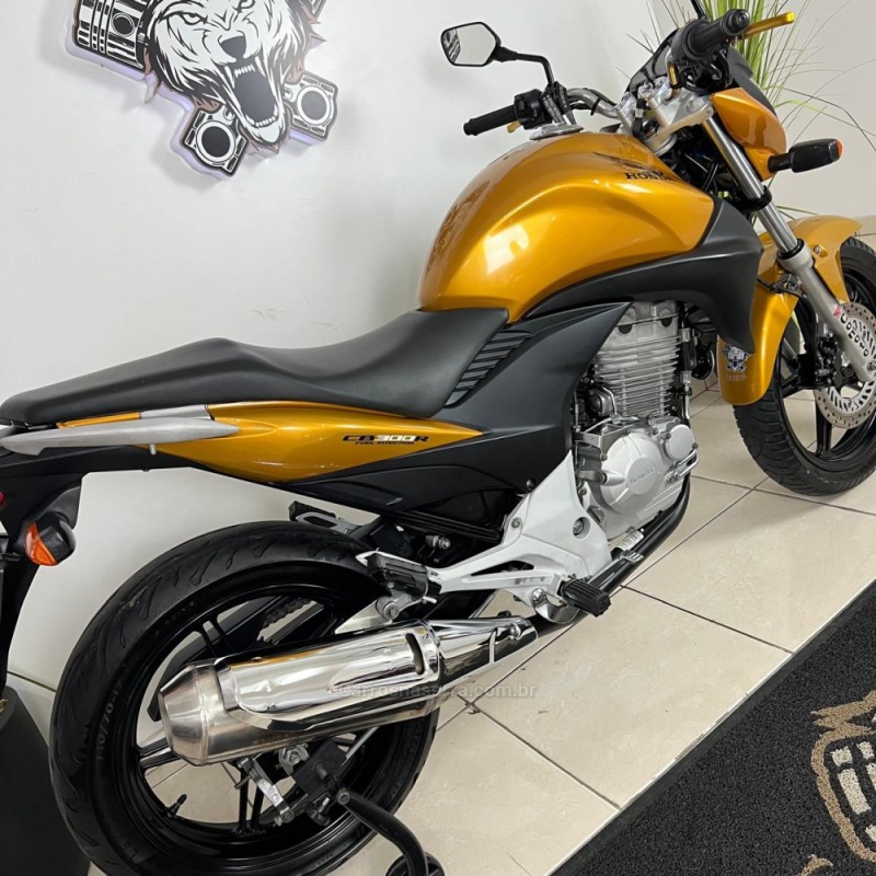 CB 300R  - 2010 - CAXIAS DO SUL