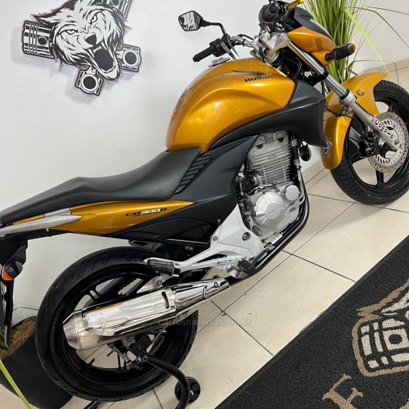 CB 300R  - 2010 - CAXIAS DO SUL
