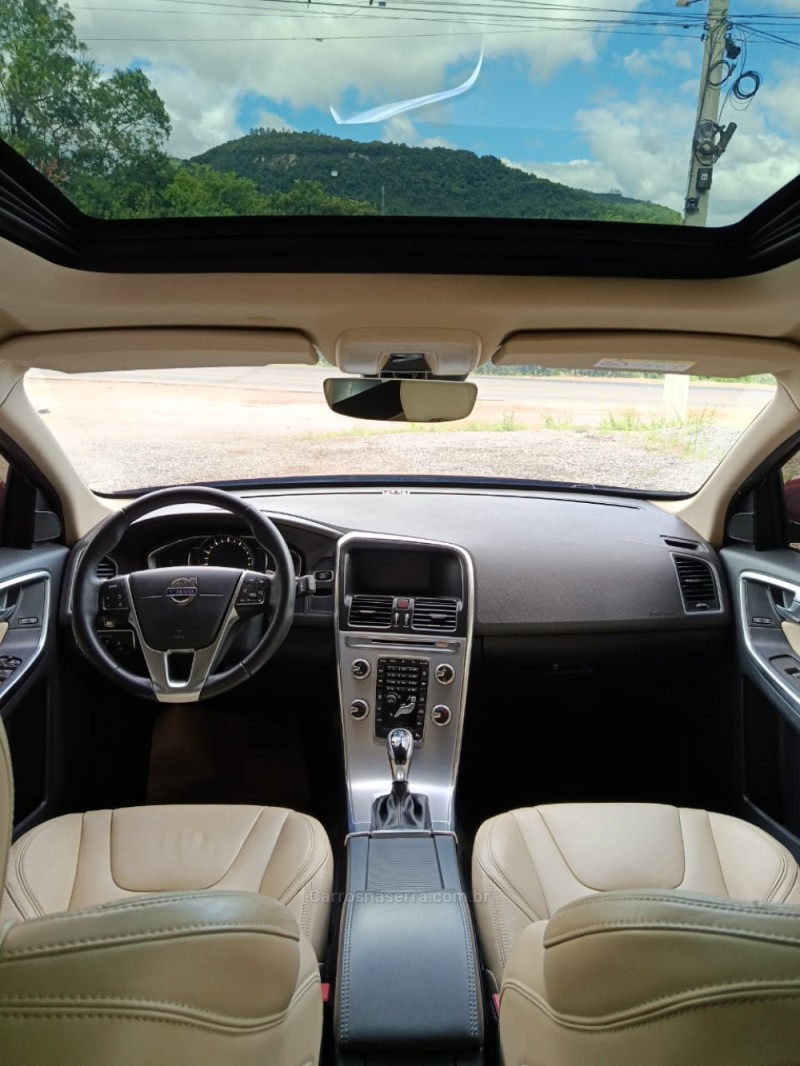 XC60 2.0 T5 MOMENTUM GASOLINA 4P AUTOMÁTICO - 2017 - VALE REAL