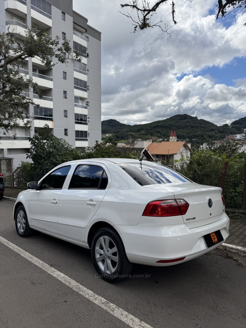 VOYAGE 1.6 MSI TOTALFLEX 8V 4P MANUAL - 2016 - NOVA ARAçá
