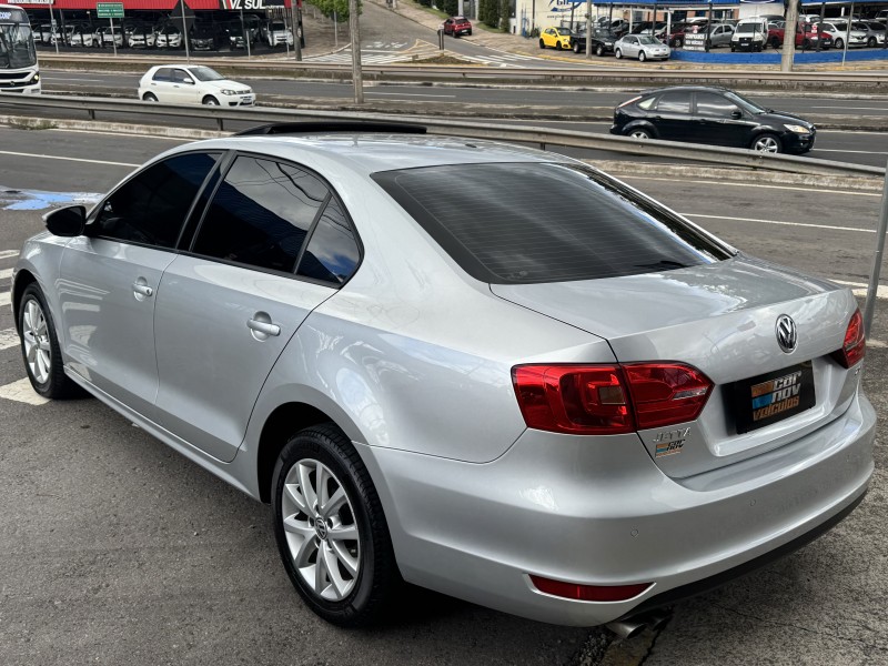 JETTA 2.0 COMFORTLINE FLEX 4P TIPTRONIC - 2013 - CAXIAS DO SUL