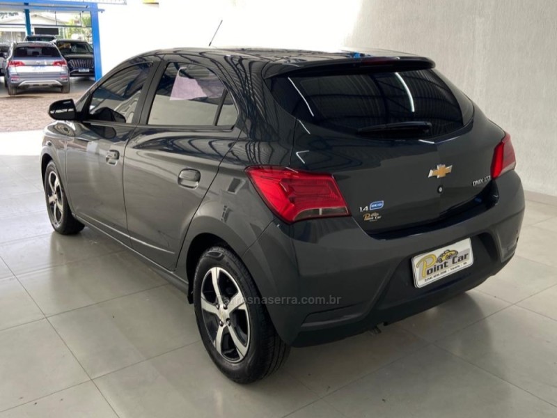 ONIX 1.4 MPFI LTZ 8V FLEX 4P MANUAL - 2017 - VACARIA