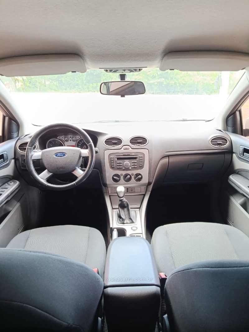 FOCUS 1.6 SE PLUS 16V FLEX 4P MANUAL - 2011 - VALE REAL