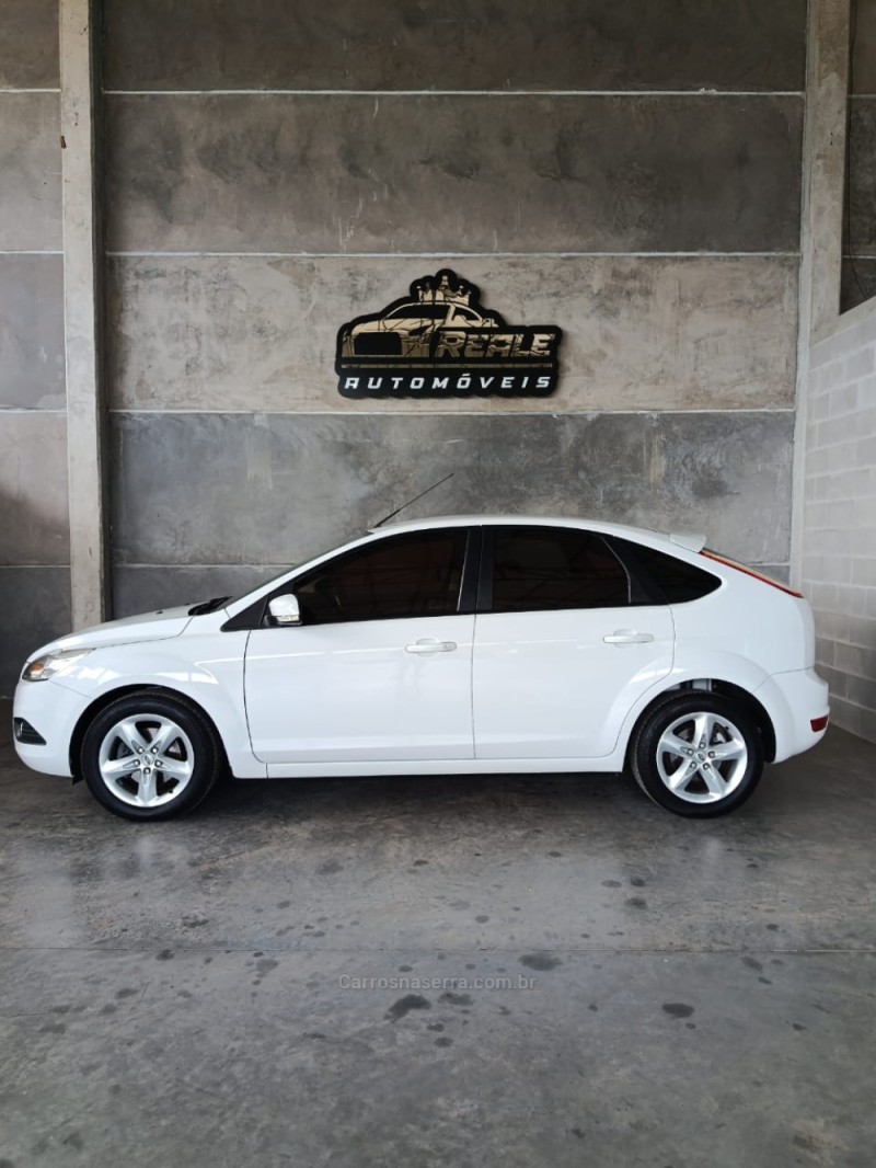 FOCUS 1.6 SE PLUS 16V FLEX 4P MANUAL - 2011 - VALE REAL