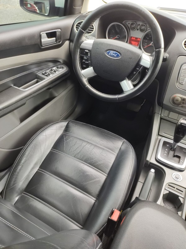 FOCUS 2.0 GHIA 16V GASOLINA 4P AUTOMÁTICO - 2011 - VALE REAL