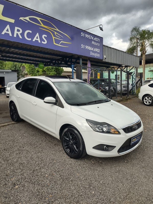FOCUS 2.0 GHIA 16V GASOLINA 4P AUTOMÁTICO - 2011 - VALE REAL