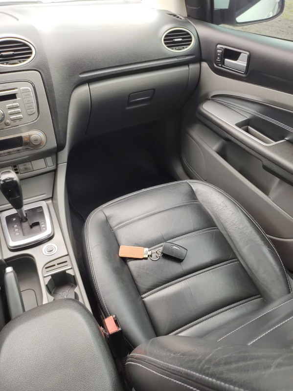 FOCUS 2.0 GHIA 16V GASOLINA 4P AUTOMÁTICO - 2011 - VALE REAL