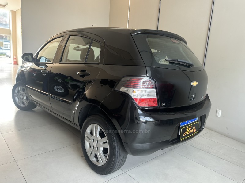 AGILE 1.4 MPFI LTZ 8V FLEX 4P MANUAL - 2013 - CANELA