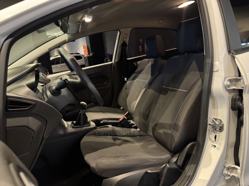 FIESTA 1.6 SE HATCH 16V FLEX 4P MANUAL - 2017 - FARROUPILHA