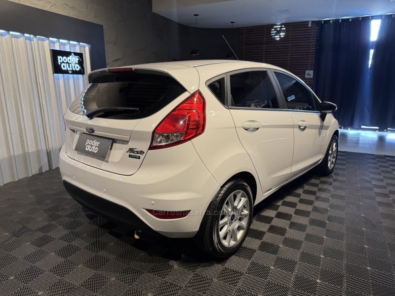 FIESTA 1.6 SE HATCH 16V FLEX 4P MANUAL - 2017 - FARROUPILHA