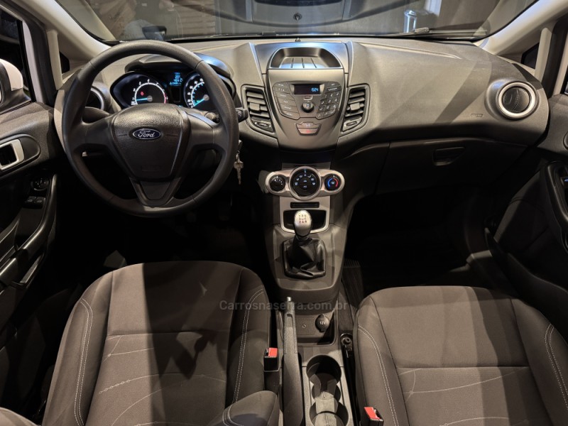 FIESTA 1.6 SE HATCH 16V FLEX 4P MANUAL - 2017 - FARROUPILHA