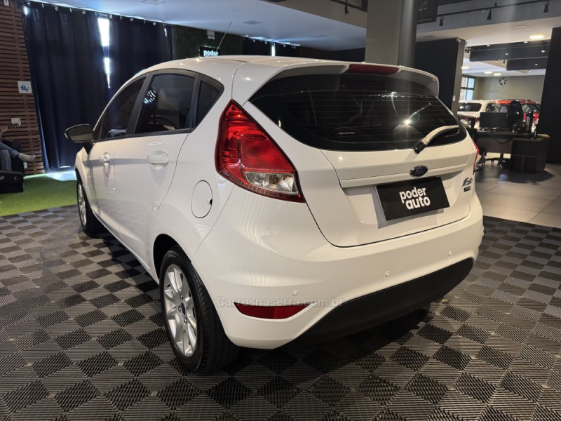 FIESTA 1.6 SE HATCH 16V FLEX 4P MANUAL - 2017 - FARROUPILHA