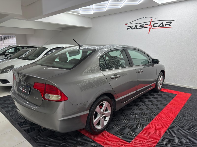 CIVIC 1.8 LXS 16V GASOLINA 4P MANUAL - 2007 - CAXIAS DO SUL