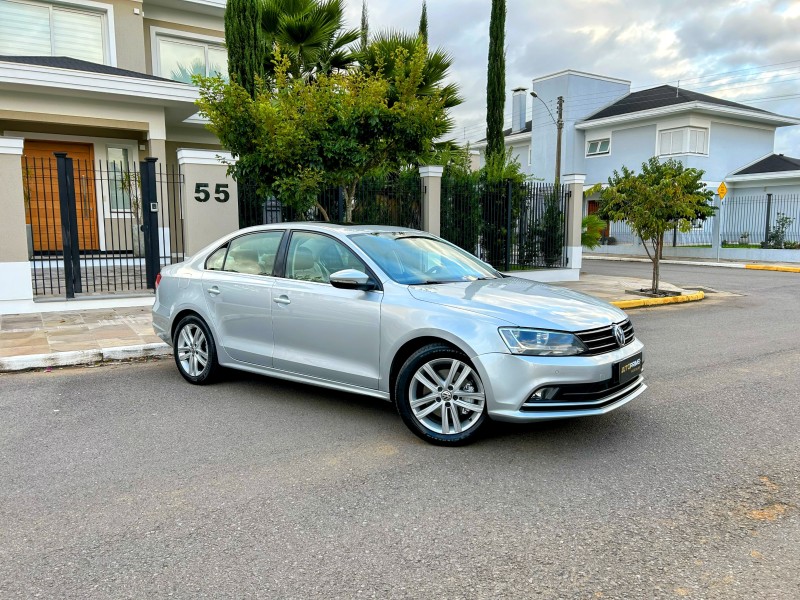 JETTA 2.0 TSI HIGHLINE 211CV GASOLINA 4P TIPTRONIC - 2015 - BENTO GONçALVES