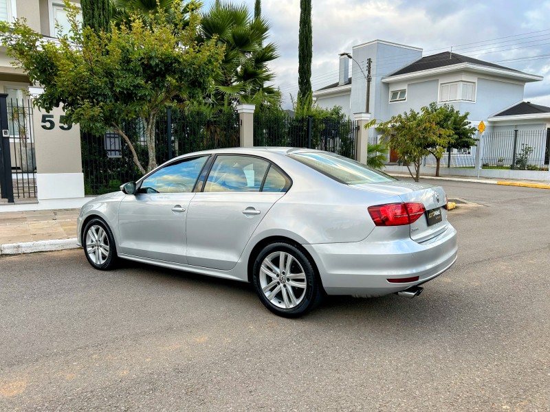 JETTA 2.0 TSI HIGHLINE 211CV GASOLINA 4P TIPTRONIC - 2015 - BENTO GONçALVES