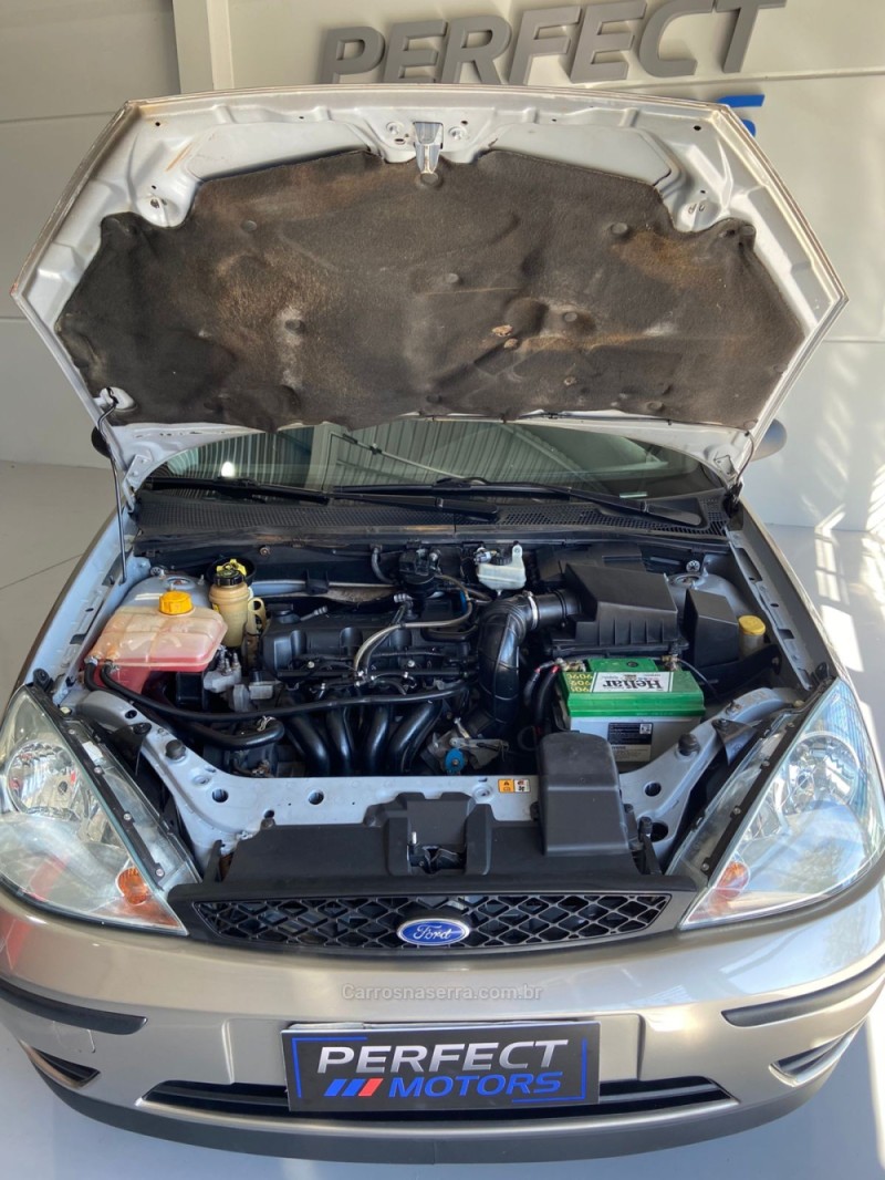 FOCUS 1.6 8V GASOLINA 4P MANUAL - 2009 - BENTO GONçALVES
