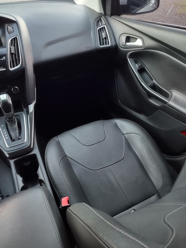 FOCUS 2.0 TITANIUM FASTBACK 16V FLEX 4P AUTOMÁTICO - 2016 - VALE REAL