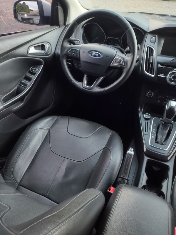 FOCUS 2.0 TITANIUM FASTBACK 16V FLEX 4P AUTOMÁTICO - 2016 - VALE REAL