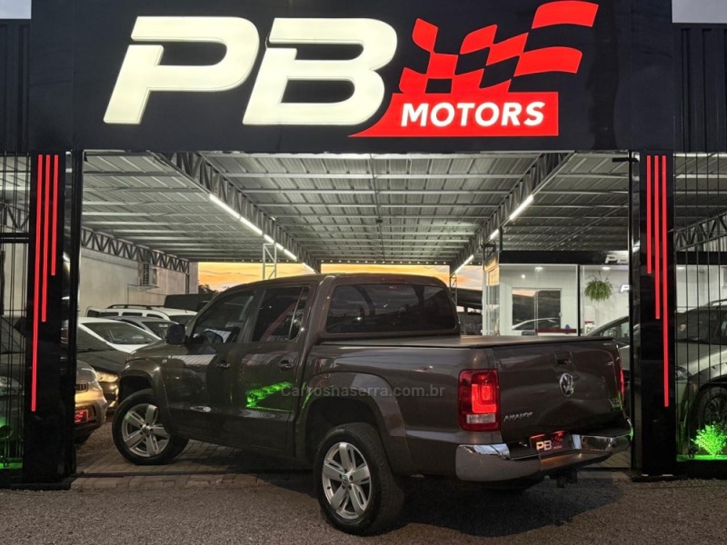 AMAROK 2.0 HIGHLINE 4X4 CD 16V TURBO INTERCOOLER DIESEL 4P AUTOMÁTICO - 2013 - CAXIAS DO SUL