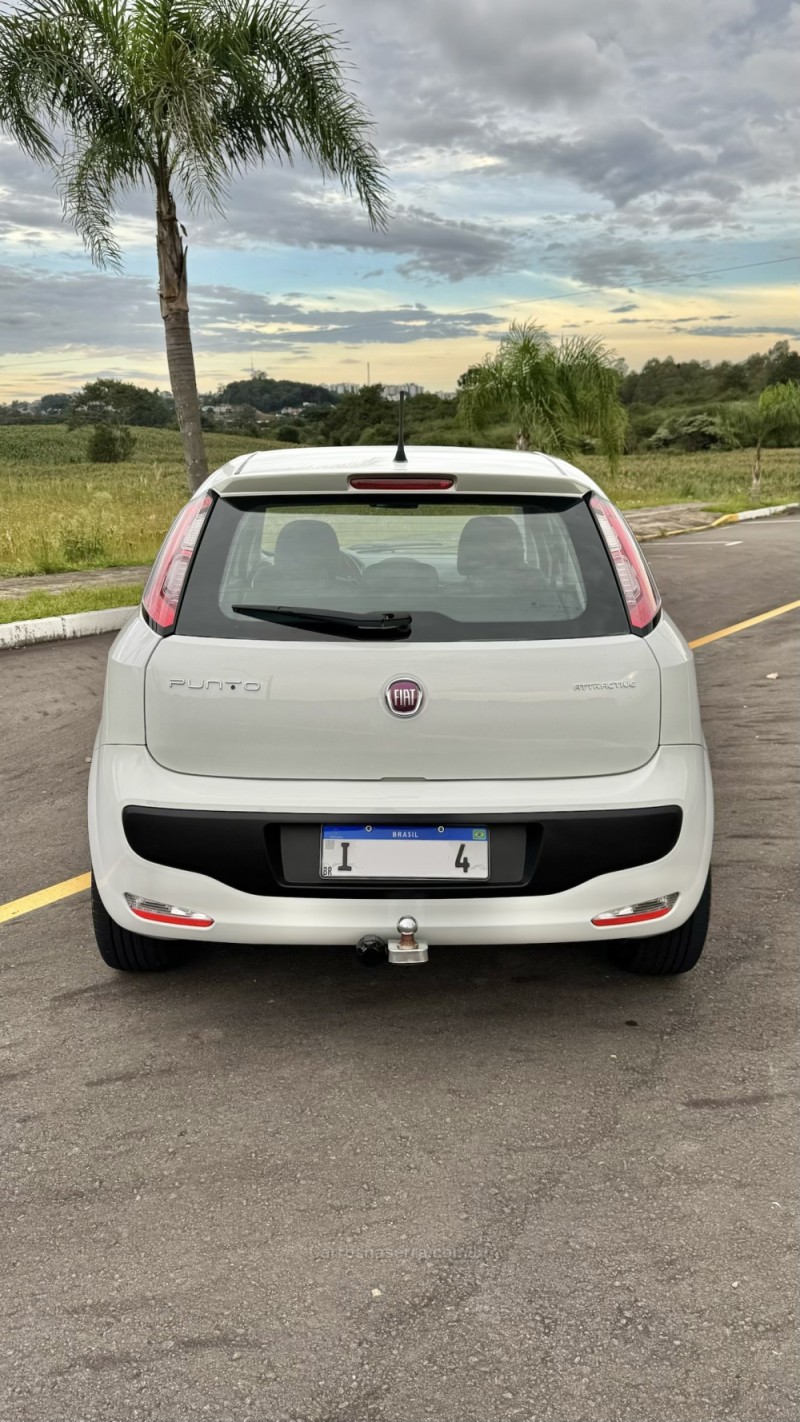 PUNTO 1.4 ATTRACTIVE 8V FLEX 4P MANUAL - 2013 - CARLOS BARBOSA