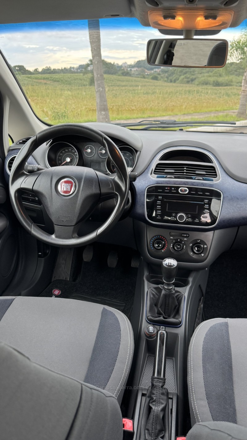 PUNTO 1.4 ATTRACTIVE 8V FLEX 4P MANUAL - 2013 - CARLOS BARBOSA