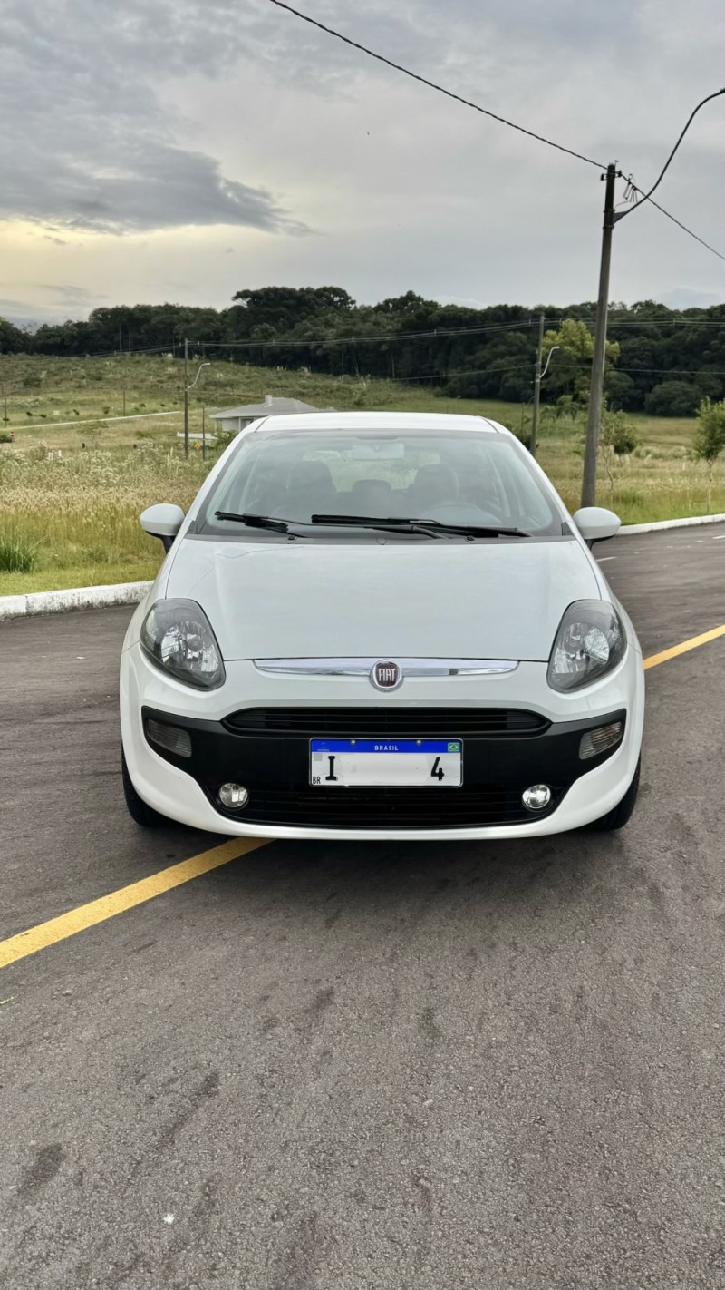 PUNTO 1.4 ATTRACTIVE 8V FLEX 4P MANUAL - 2013 - CARLOS BARBOSA