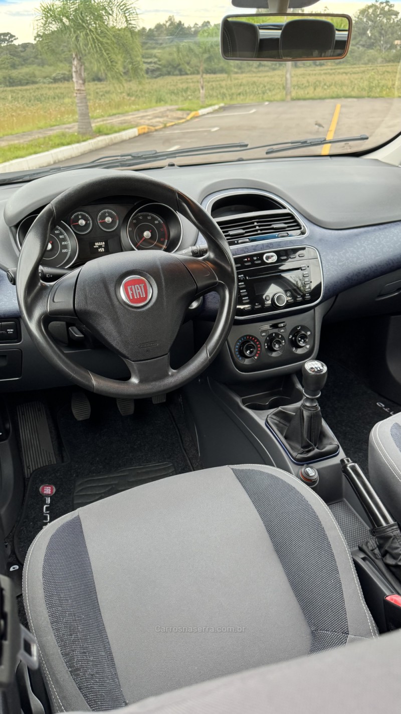 PUNTO 1.4 ATTRACTIVE 8V FLEX 4P MANUAL - 2013 - CARLOS BARBOSA