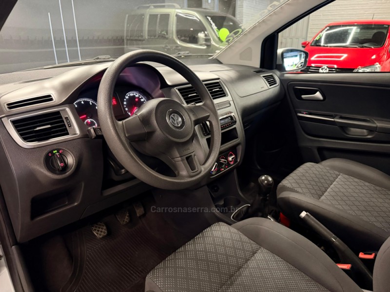 FOX 1.0 MI TRENDLINE 8V FLEX 4P MANUAL - 2015 - ESTâNCIA VELHA