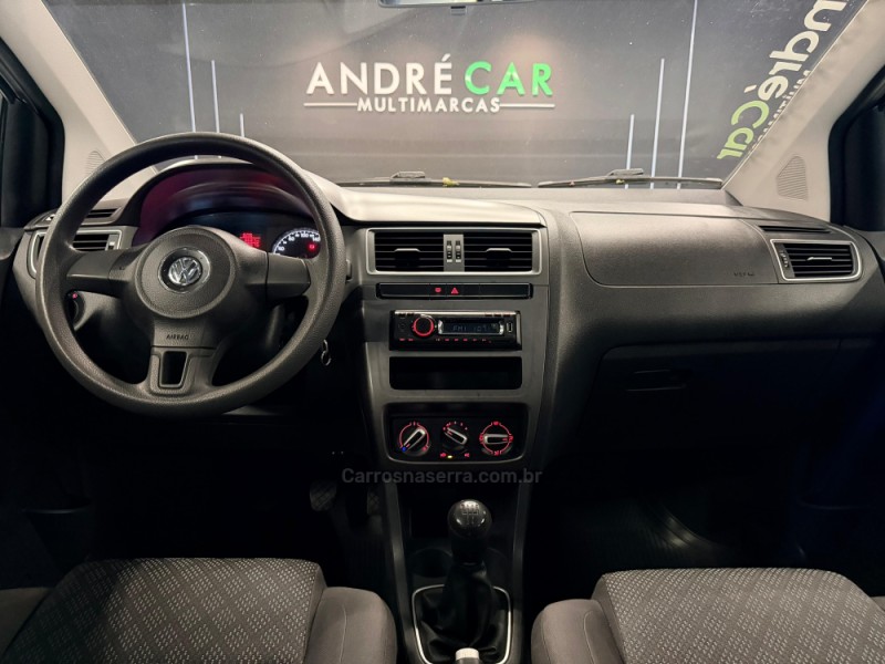 FOX 1.0 MI TRENDLINE 8V FLEX 4P MANUAL - 2015 - ESTâNCIA VELHA