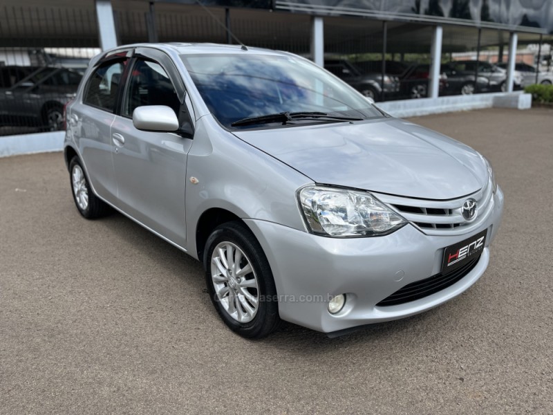 ETIOS 1.5 XLS 16V FLEX 4P MANUAL - 2014 - BOM PRINCíPIO