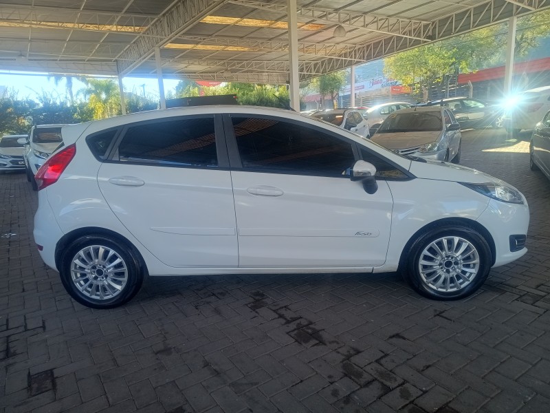 FIESTA 1.5 SE HATCH 16V FLEX 4P MANUAL - 2014 - CAXIAS DO SUL