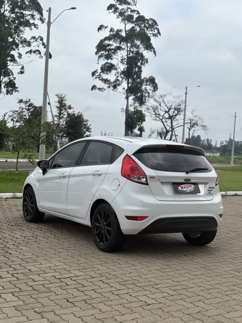 FIESTA 1.6 SEL HATCH 16V FLEX 4P AUTOMÁTICO - 2018 - LAJEADO