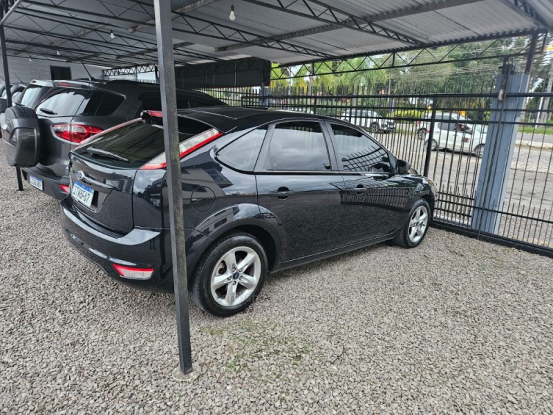FOCUS 1.6 GLX 8V GASOLINA 4P MANUAL - 2013 - VERANóPOLIS