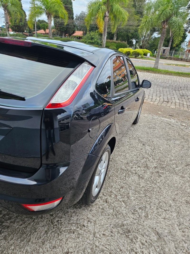 FOCUS 1.6 GLX 8V GASOLINA 4P MANUAL - 2013 - VERANóPOLIS