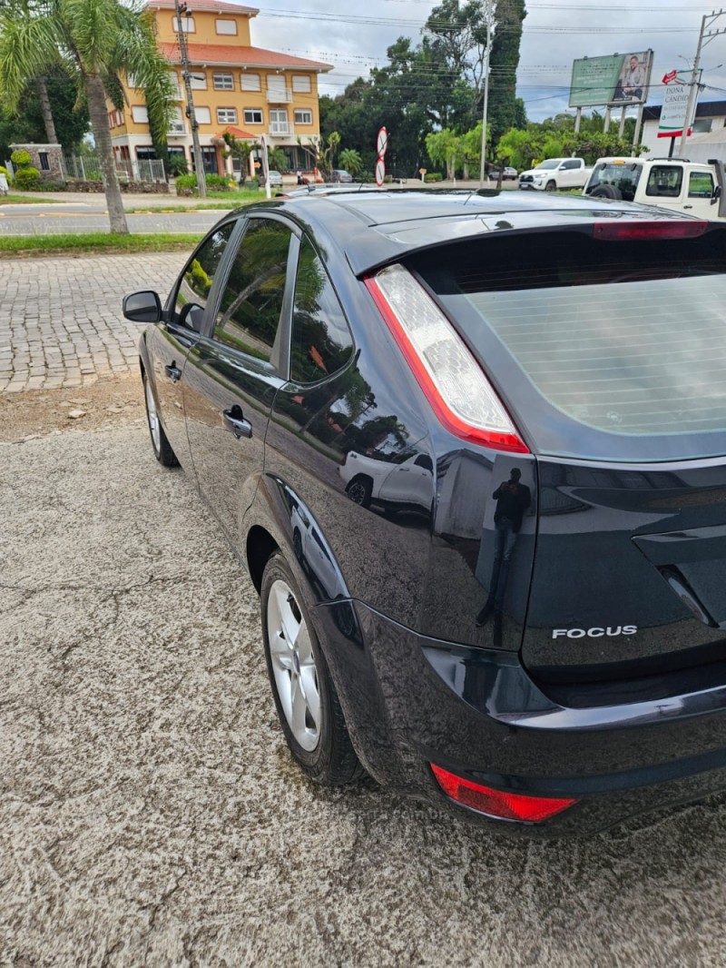 FOCUS 1.6 GLX 8V GASOLINA 4P MANUAL - 2013 - VERANóPOLIS