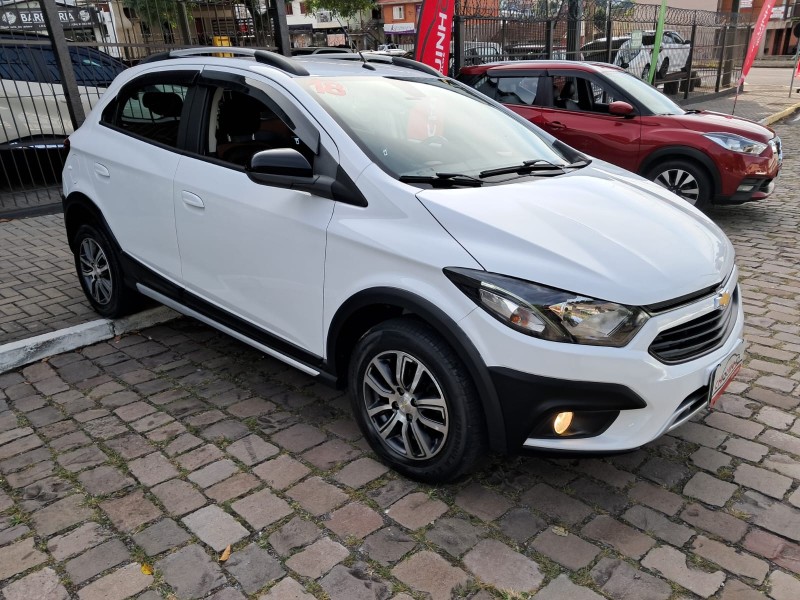 ONIX 1.4 MPFI ACTIV 8V FLEX 4P MANUAL - 2018 - CAXIAS DO SUL