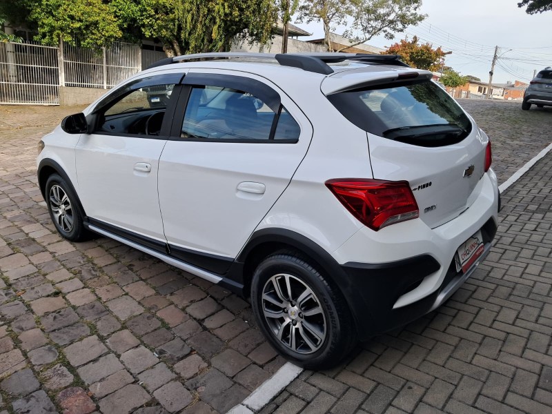 ONIX 1.4 MPFI ACTIV 8V FLEX 4P MANUAL - 2018 - CAXIAS DO SUL