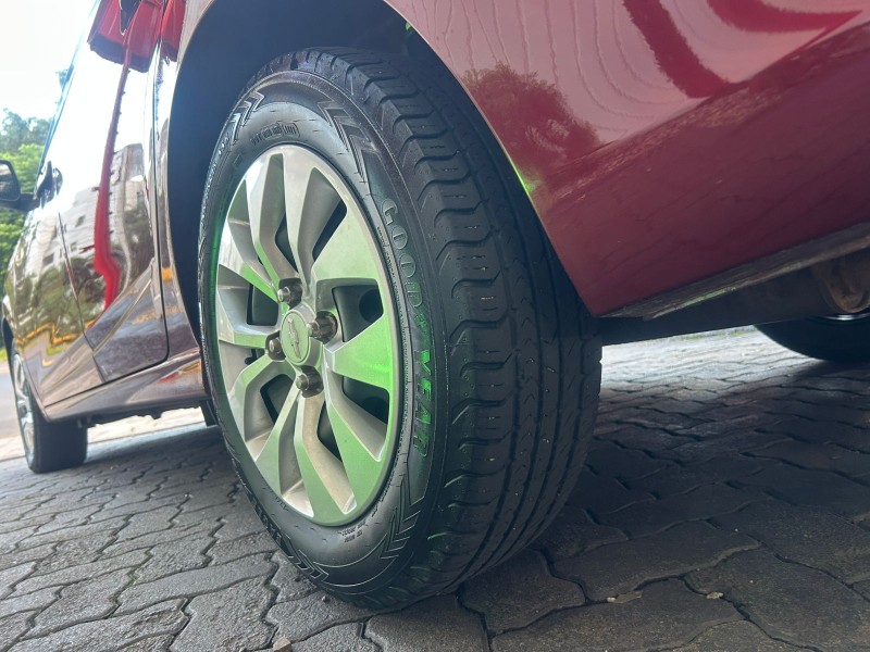 PRISMA 1.4 MPFI LT 8V FLEX 4P MANUAL - 2018 - TRêS COROAS