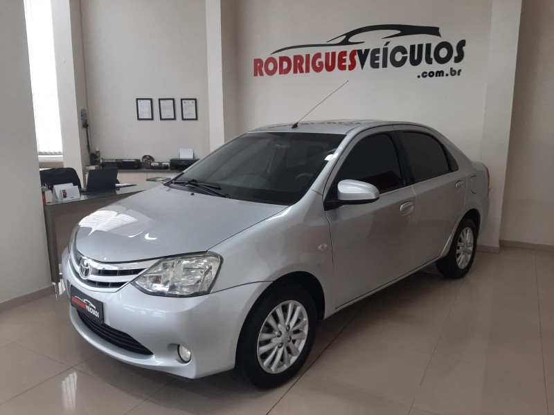 ETIOS 1.5 XLS SEDAN 16V FLEX 4P MANUAL - 2014 - CAXIAS DO SUL