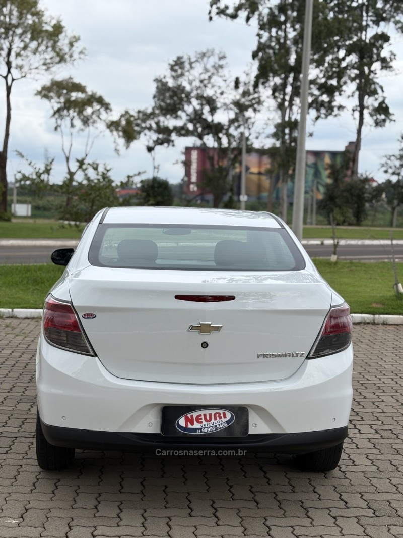 PRISMA 1.4 MPFI LTZ 8V FLEX 4P MANUAL - 2014 - LAJEADO