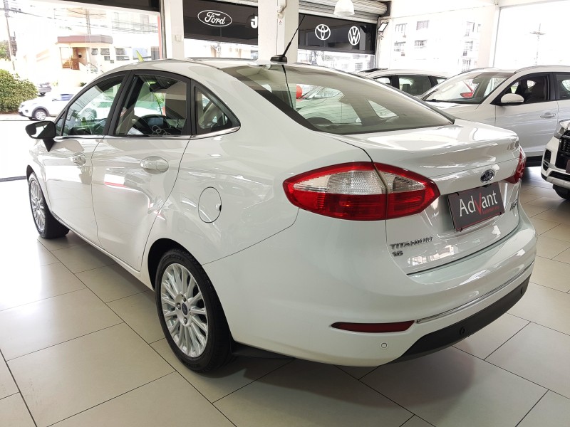 FIESTA 1.6 TITANIUM SEDAN 16V FLEX 4P AUTOMÁTICO - 2017 - CAXIAS DO SUL