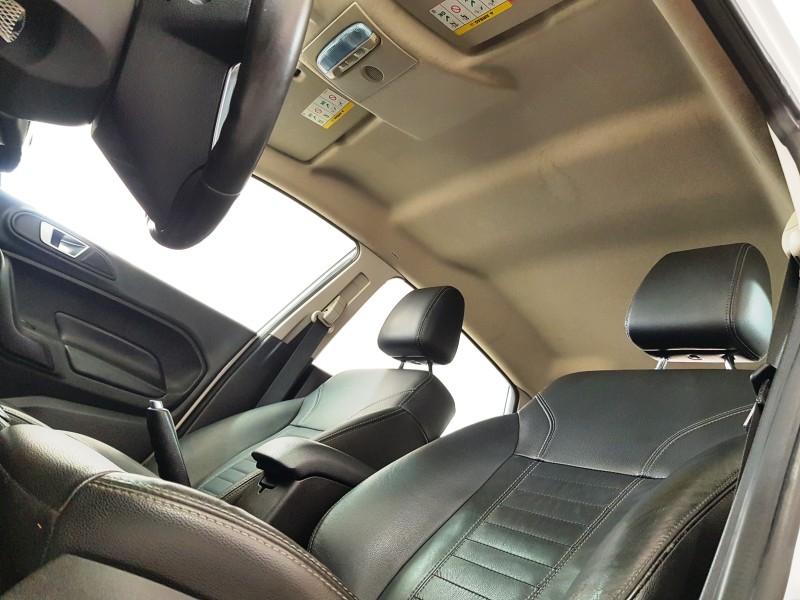 FIESTA 1.6 TITANIUM SEDAN 16V FLEX 4P AUTOMÁTICO - 2017 - CAXIAS DO SUL