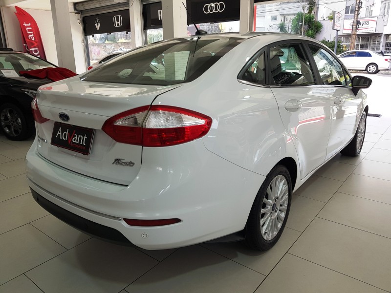 FIESTA 1.6 TITANIUM SEDAN 16V FLEX 4P AUTOMÁTICO - 2017 - CAXIAS DO SUL