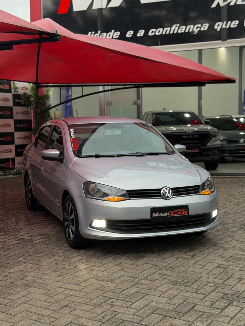 VOYAGE 1.0 MI TRENDLINE 8V FLEX 4P MANUAL - 2014 - ESTâNCIA VELHA