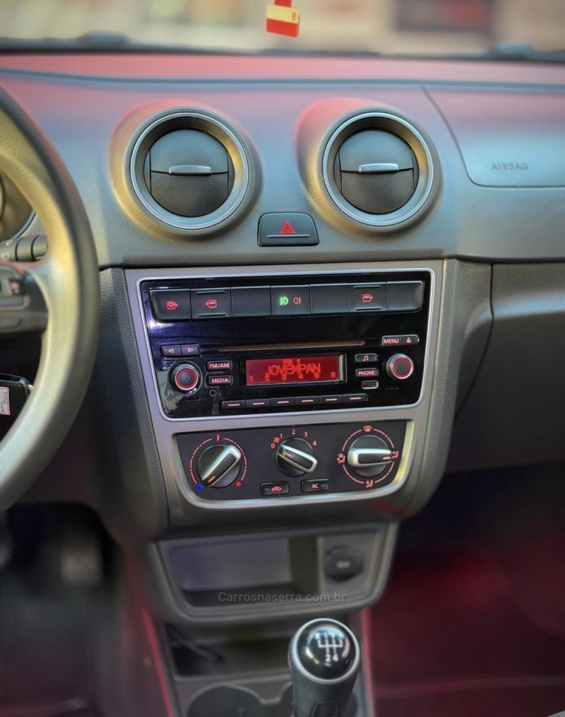 VOYAGE 1.0 MI TRENDLINE 8V FLEX 4P MANUAL - 2014 - ESTâNCIA VELHA