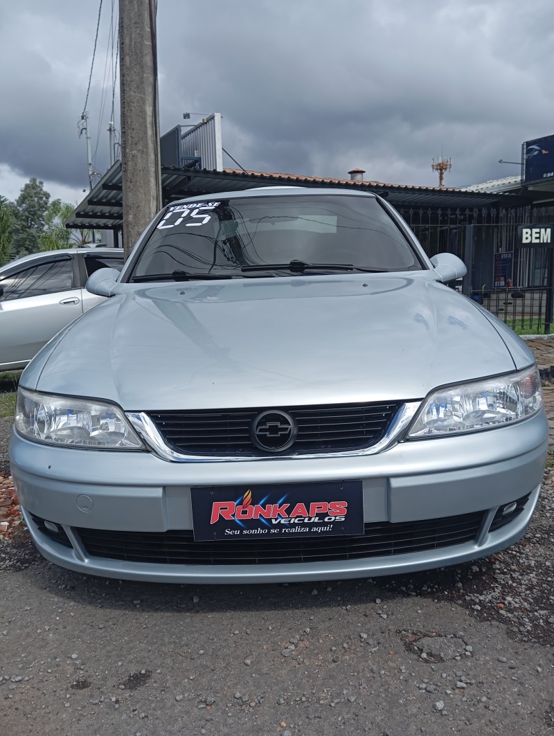 VECTRA 2.0 MPFI EXPRESSION 8V GASOLINA 4P MANUAL - 2005 - CAXIAS DO SUL